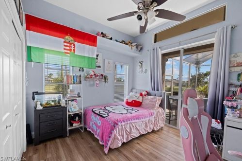 201 4th Pl, Cape Coral FL  33990-1042 exterior