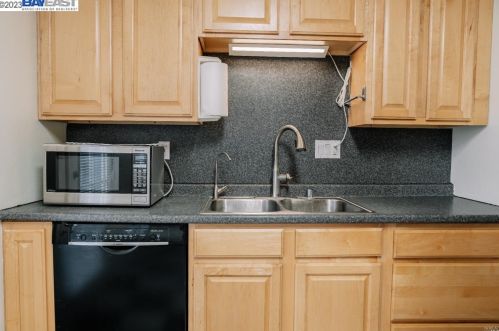 233 Monte Vista Ave, Vacaville CA  95688-3842 exterior