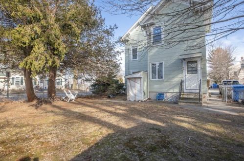 128 Grv St, Lincoln RI  02865-1909 exterior
