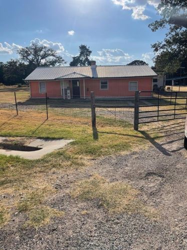 3472 Fm 696, Leo, TX 78947-6110