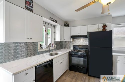 906 Lincoln Ave, Manville NJ  08835-2458 exterior