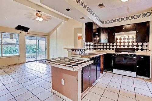 15354 Bedford Glen Dr, Channelview TX  77530-2105 exterior