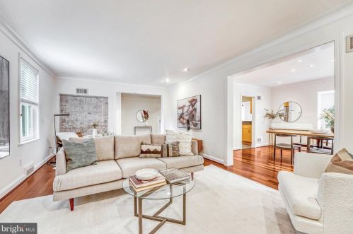 3073 Cleveland Ave, Washington DC 20008-3450 exterior