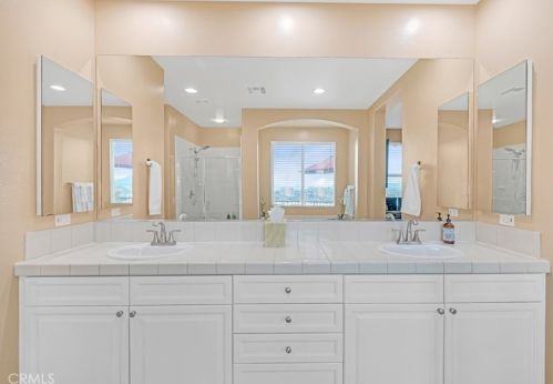 13 Via Niccolo Ct, Lake Elsinore CA  92532-0147 exterior