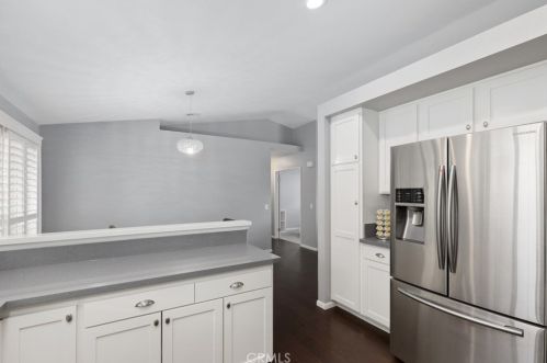 27093 Rainbow Crk Dr, Temecula CA 92591-4570 exterior