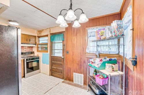 22 Stuart Dr, East Brunswick NJ  08816-3808 exterior