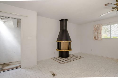 4 Casa Linda Dr, Woodland CA  95695-4612 exterior