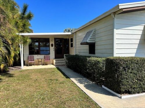 8570 Mary Ann Ln, Fort Pierce, FL 34952-7908