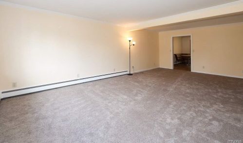 316 Herbert Pl, Bethpage NY  11714-4714 exterior