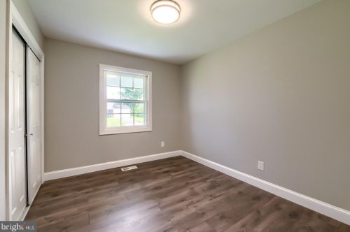 37 Needlepoint Ln, Willingboro NJ  08046-1918 exterior