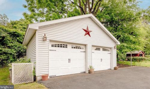 20 Valley Dr, Southampton PA  18966-1347 exterior