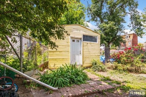 162 Summer Ave, Newark NJ  07104-2614 exterior