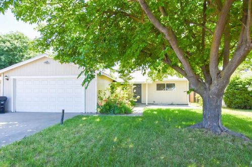 6312 Walerga Rd, North Highlands, CA 95660-3927