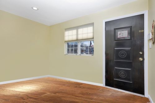 53 Waldo Ave, East Rockaway, NY 11518-1419