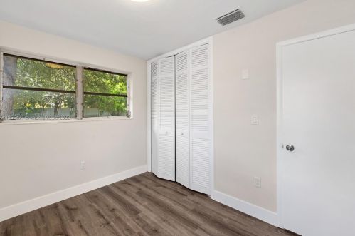 8410 11th St, Hollywood FL  33027-6193 exterior