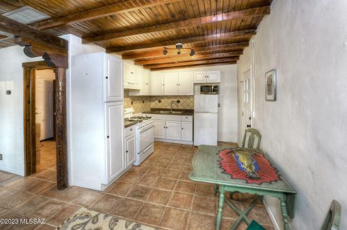 520 4th Ave, Tucson AZ  85705-8450 exterior
