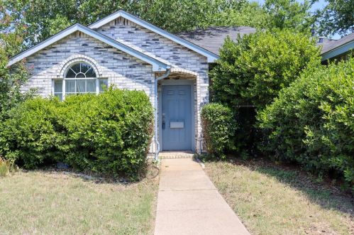 8421 Prairie Rose Ln, Fort Worth, TX 76123-2361