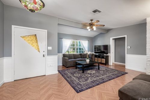2441 Ximeno Ave, Long Beach, CA 90815-1841