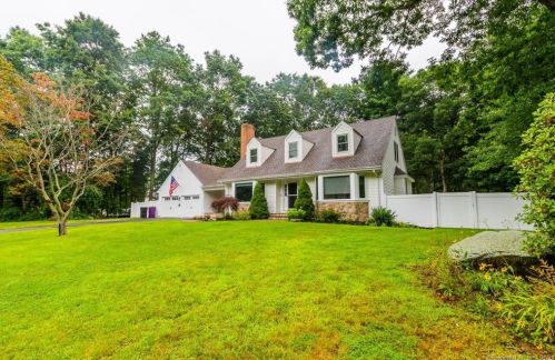 22 Warwickshire Dr, Deep River, CT 06419-1200