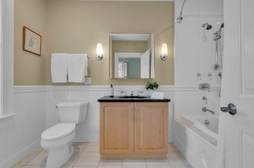 58 Rutland Sq, Boston MA  exterior