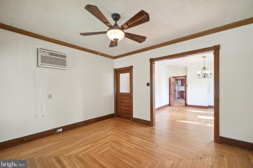 120 Slack Ave, Lawrence Township NJ  08648-4304 exterior