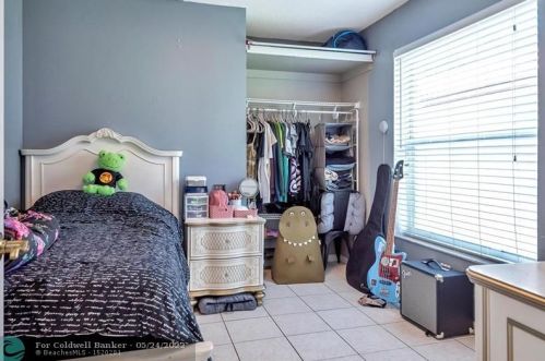 3017 179 Ave, Hollywood FL  33029-3054 exterior