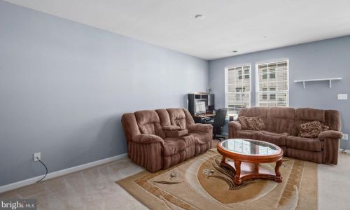 7366 Brunson Cir, Gainesville VA 20155 exterior