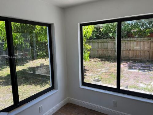 7020 27th Ct, Hollywood FL  33023-3706 exterior