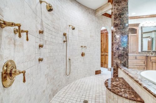 1111 Pebble Beach Dr, Midlothian TX  76063-2645 exterior