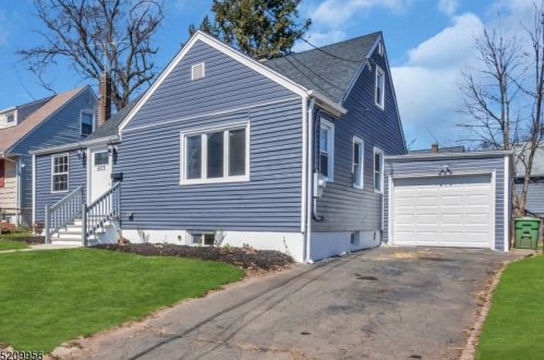 633 Meadow St, Roselle, NJ 07203-1513