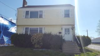 582 Huntington Rd, Bridgeport, CT 06610-1711