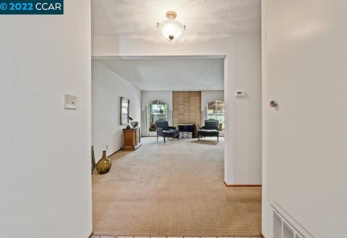 975 Kilkenny Way, Pinole CA  94564-2717 exterior