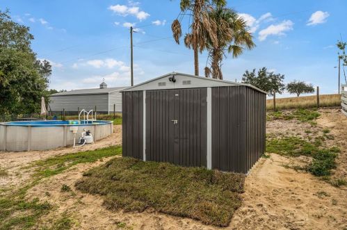 294 Malauka Loop, Ocklawaha FL  32179-6421 exterior