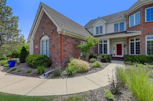 2045 Hidden Reserve Cir, Thiensville, WI 53092-5575