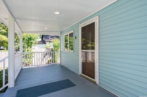 143 Wood Rd, South Setauket, NY 11720-1621