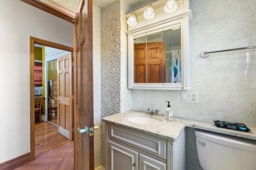 160 52 St, Bayonne NJ  07002-2111 exterior