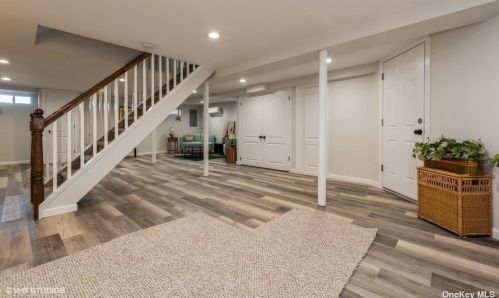 1805 Grant Ave, Seaford NY  11783-2318 exterior