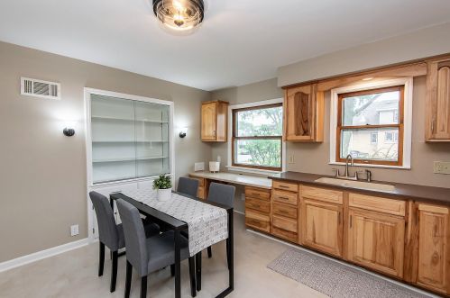 5600 Nash St, Milwaukee, WI 53216-2834