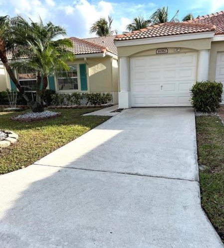 6082 Lake Hibiscus Dr, Delray Beach FL  33484-4617 exterior