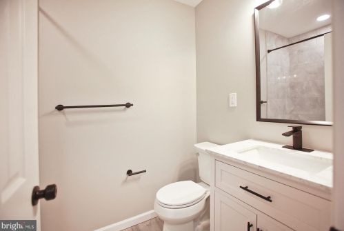 1396 Harris Rd, Dresher PA  19025-1104 exterior