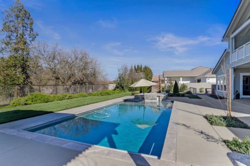 10817 Goldsborough Cir, Valley Home CA 95361-7649 exterior