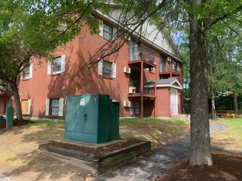 12 Side Dr, Concord NH  03301-5402 exterior