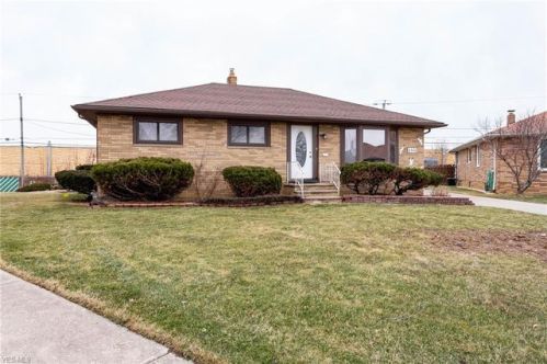 9570 Idlewood Dr, Cleveland, OH 44144-3119