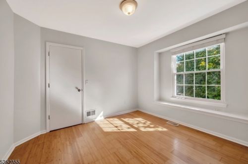 409 Cardinal Ln, Bedminster NJ  07921-1913 exterior