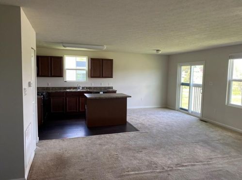 120 Leslie Farms Dr, Evans City PA  16033-4722 exterior