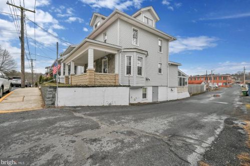 10 Laurel St, Lincoln Colliery, PA 17963-1509