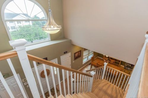 16 Patricks Ct, Wallingford CT  06492-2692 exterior