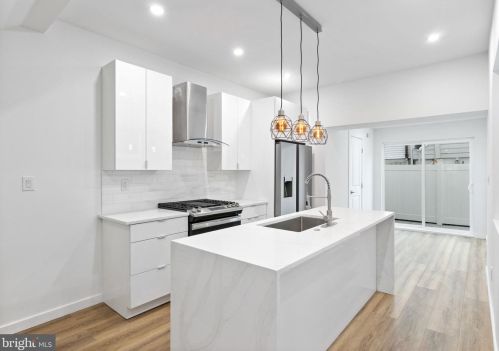 310 Mckean St, Philadelphia PA  19148-2630 exterior