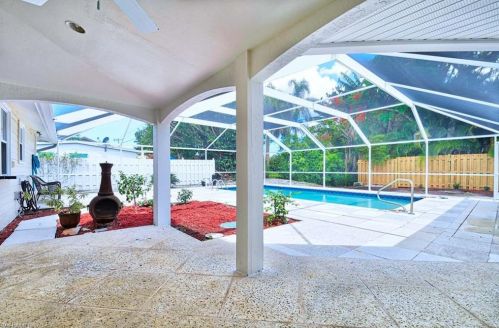 1109 Alhambra Cir, Naples FL 34103-3291 exterior