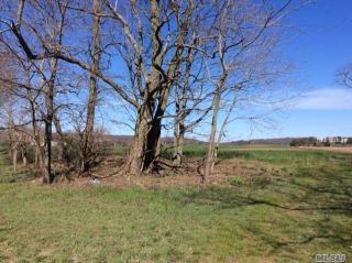 47 Sound Shore Rd, Northampton, NY 11901-5305
